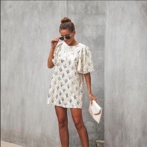 ✨✨Just Me Gold Sequin Dress ✨✨